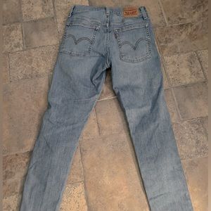Women’s Levi’s button fly jeans